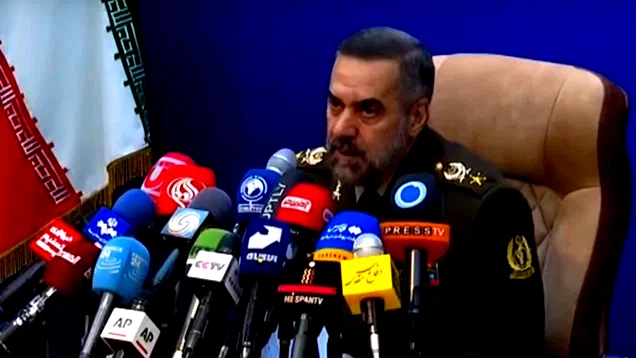 وزير الدفاع الإيراني: سنواجه أي هجوم برد عسكري موجع وسنستهدف مصالح العدو في أي مكان