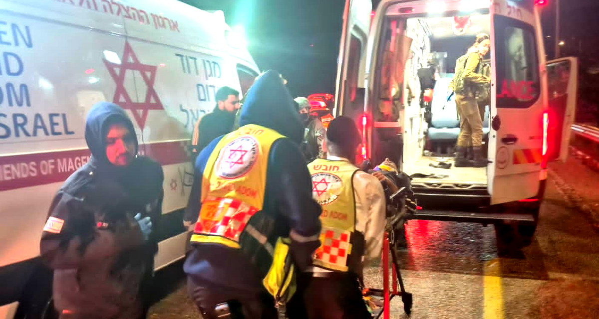 حادث ذاتي قرب "معبر ريحان": إصابة رجل (35 عاماً) بجراح خطيرة إثر انقلاب مركبته 