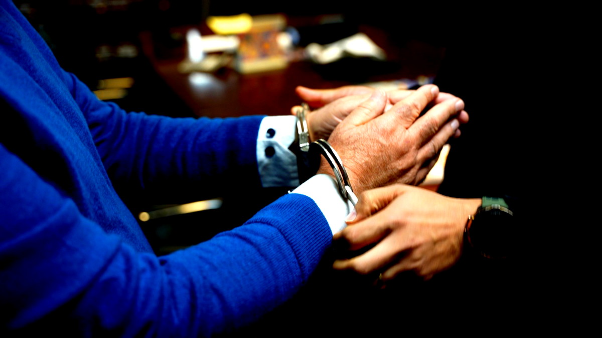 السجن لمدة 16 عامًا و7 أشهر لشاب من معاوية بعد إدانته بارتكاب مخالفات أمنية مختلفة وجرائم تتعلق بالسلاح