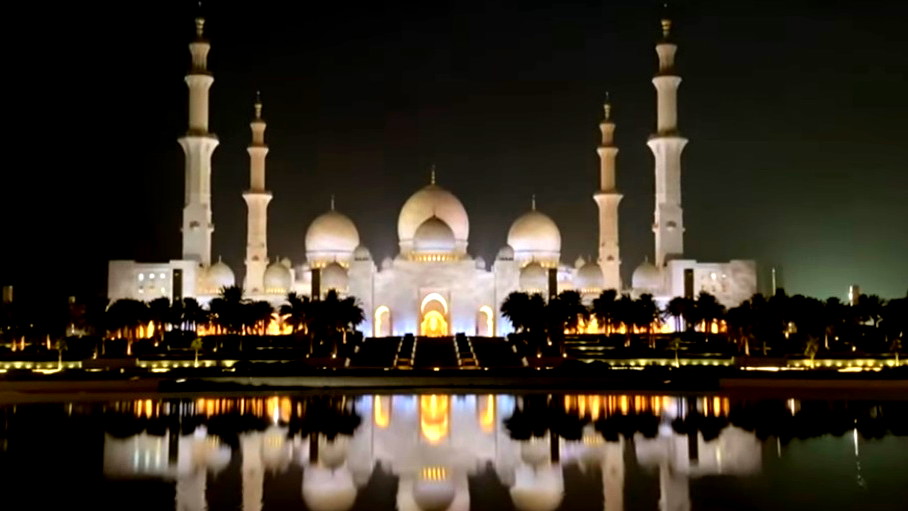 من الفن العالمي إلى التراث المحلي: أبوظبي تجمع بين الحداثة والتاريخ