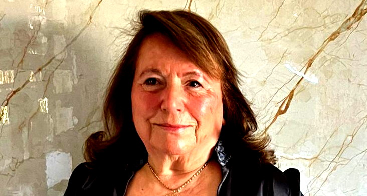  قصيده زجليه   للمطربه الرائعه فيروز   بقلم : اسماء طنوس المكر                 