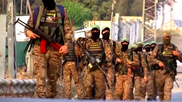 وسائل إعلام إسرائيلية: حماس لم تهزم وتستعيد قوتها مع بدء المرحلة الثانية من اتفاق غزة