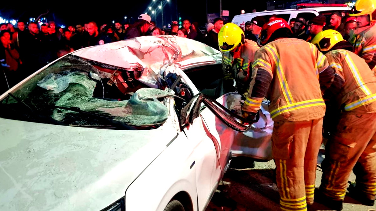 تخليص عالق وإصابة خطيرة.. حادث سير مروع بين مركبتين في شقيب السلام بالنقب