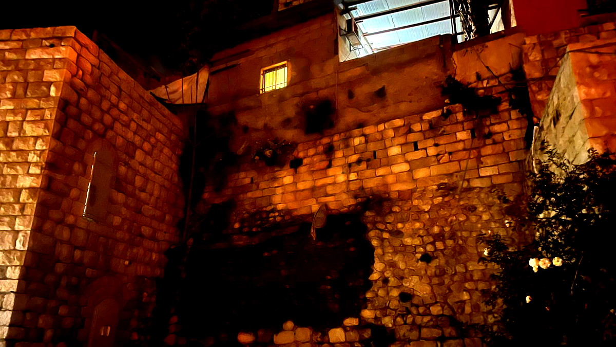 حي سلوان القدس: إخلاء ثلاث عائلات من مبنى جراء تشققات في الجدران