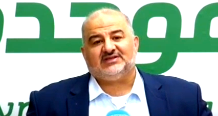 منصور عباس يشن هجوماً لاذعاً على التجمع: أحرقتم 138 ألف صوت وأعدتم اليمين الفاشي