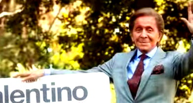 وفاة مصمم الأزياء الإيطالي فالنتينو غارافاني عن عمر ناهز الـ93 عامًا 