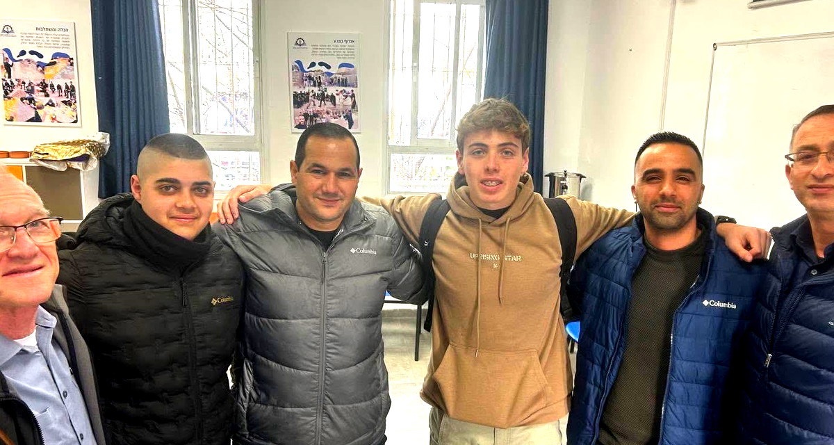 زيارة تضامنية إنسانية تعزز قيم التكافل بين مدرسة درور چليل ومدرسة منارات طرعان التكنولوجية 