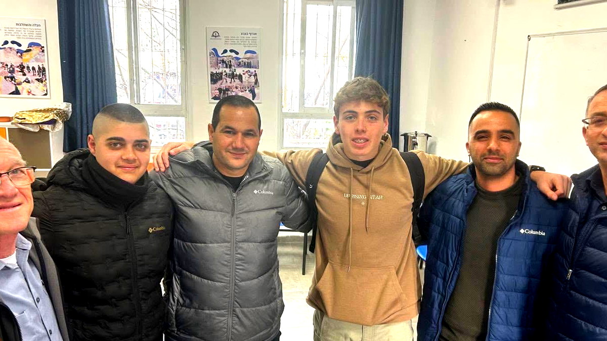 زيارة تضامنية إنسانية تعزز قيم التكافل بين مدرسة درور چليل ومدرسة منارات طرعان التكنولوجية