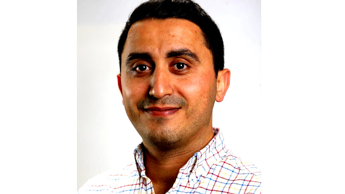 الدكتور أمين غالب بيادسة من باقة الغربية يحصل على درجة "محاضر كبير" في كلية الطب بجامعة تل أبيب