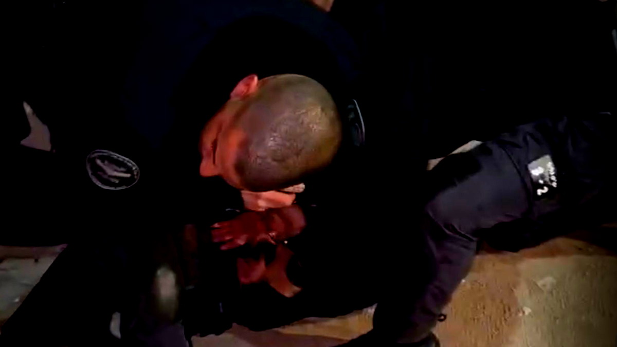 سخنين: اعتقال شاب (24 عامًا) بعد ضبط سلاح "أم-16" وذخيرة ومركبات متورطة في جرائم إطلاق نار