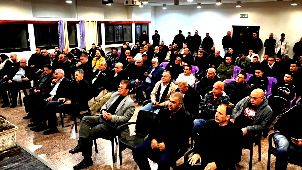 "كفى صمتاً".. كفرمندا تنتفض في اجتماع شعبي حاشد وتقرر: المواجهة المباشرة ونبذ المجرمين