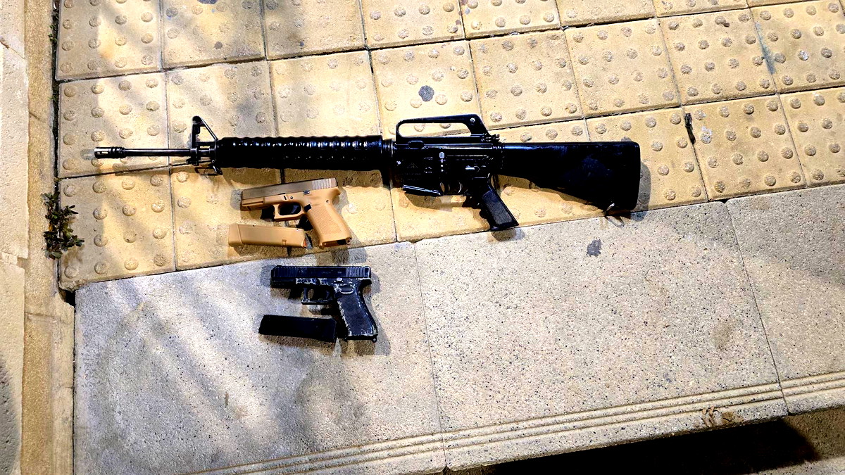 النقب:العثور على أسلحة كانت مخبأة في أرض مفتوحة في قرية بير هداج