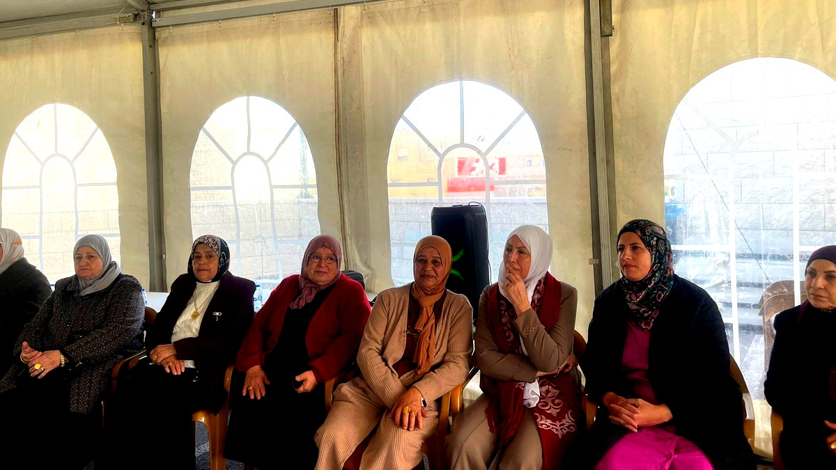 وفد نسائي من الموحدة برفقة النائبة إيمان خطيب ياسين يزور خيمة الاعتصام في سخنين