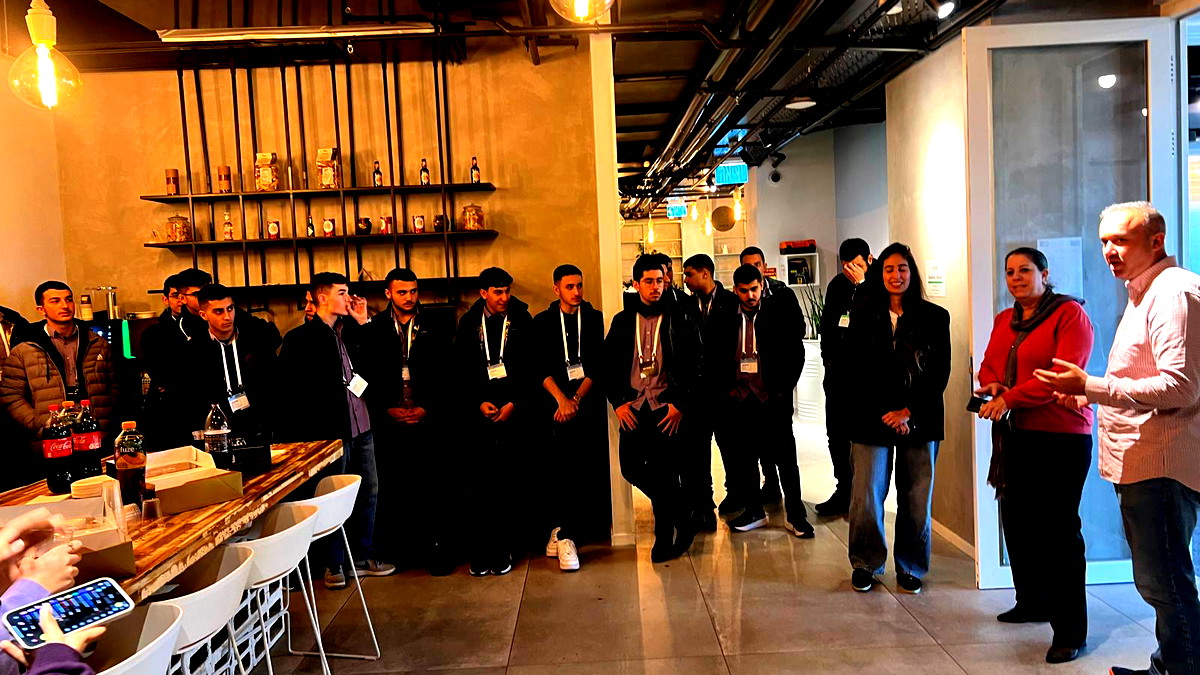 ضمن مشروع الريادة والابتكار- طلّاب المدرسة الأهلية أم الفحم في زيارة لشركة Service Now