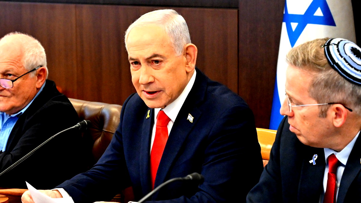 مكتب نتنياهو يعلن موافقة إسرائيل على فتح معبر رفح للأشخاص فقط و"بإشراف إسرائيليّ كامل"