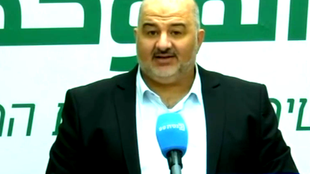 في مؤتمر صحفي في الكنيست: منصور عباس يدعو المجتمع اليهودي لقبول فكرة إعادة المشتركة والشراكة العربية في الائتلاف القادم