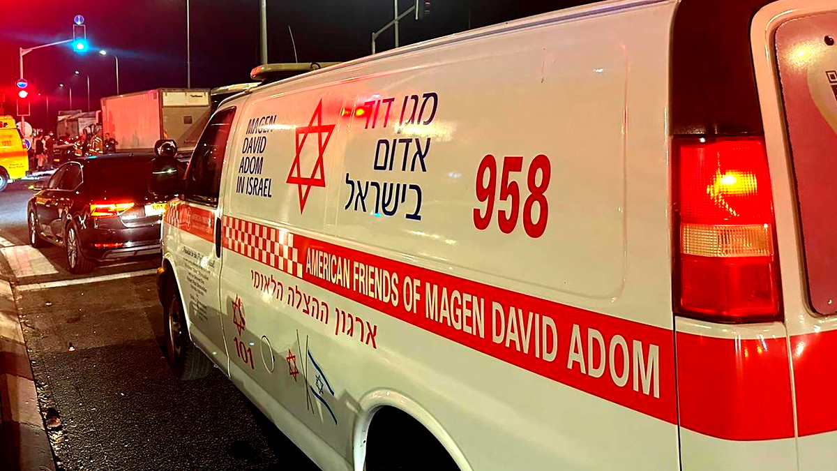 النقب: إصابة شاب (19 عاماً) بجراح متوسطة إثر انزلاق دراجته الكهربائية قرب الترابين