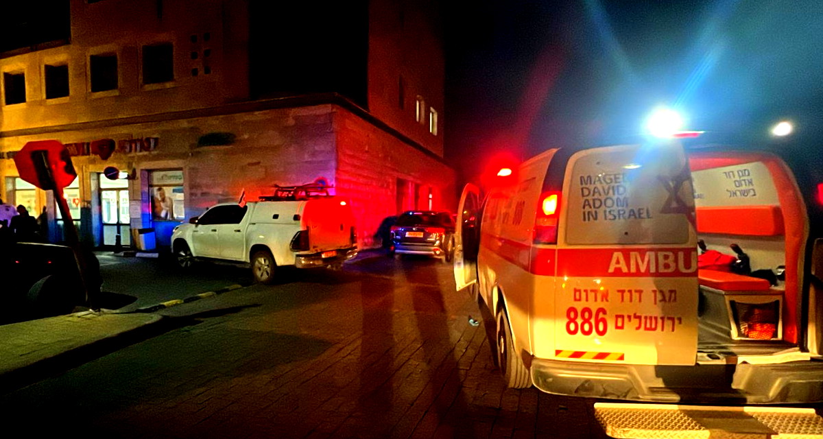 القدس: إصابة خطيرة لشاب وآخر بجراح متوسطة بحادث عنف في صور باهر 