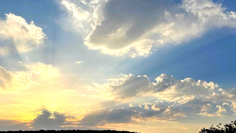 حالة الطقس: أجواء مغبرة وارتفاع ملموس على درجات الحرارة