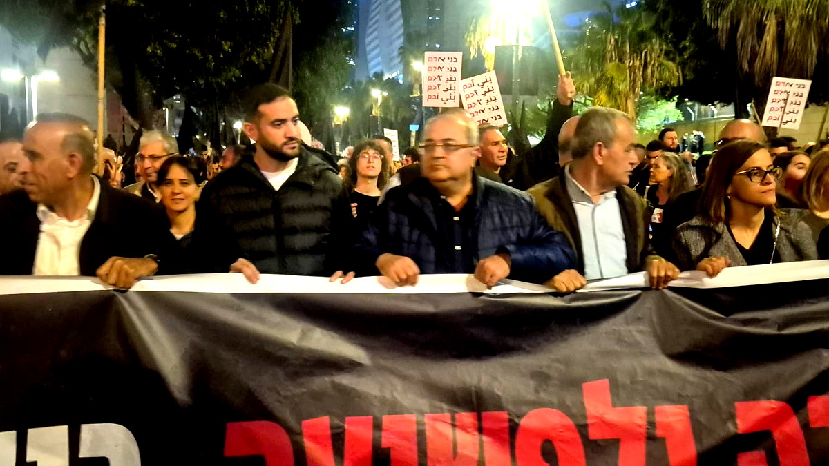 المتابعة: عشرات الالاف يواصلون الهبة الشعبية ضد الجريمة وسنستمر حتى تحقيق الامان لشعبنا