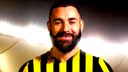 الزعيم يترقب تطورات أزمة.. بنزيما يتفاوض من أجل الرحيل