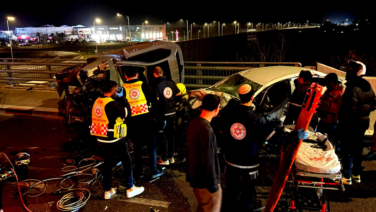 شارع 2: مصرع شابين وإصابة شابة بجراح خطيرة في حادث طرق مروع قرب الخضيرة