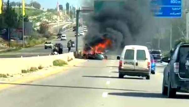  إصابات عدّة بغارة إسرائيليّة استهدفت مركبة في الأراضي الجنوبيّة للبنان والجيش يصرّح: استهدفنا أحد عناصر حزب الله