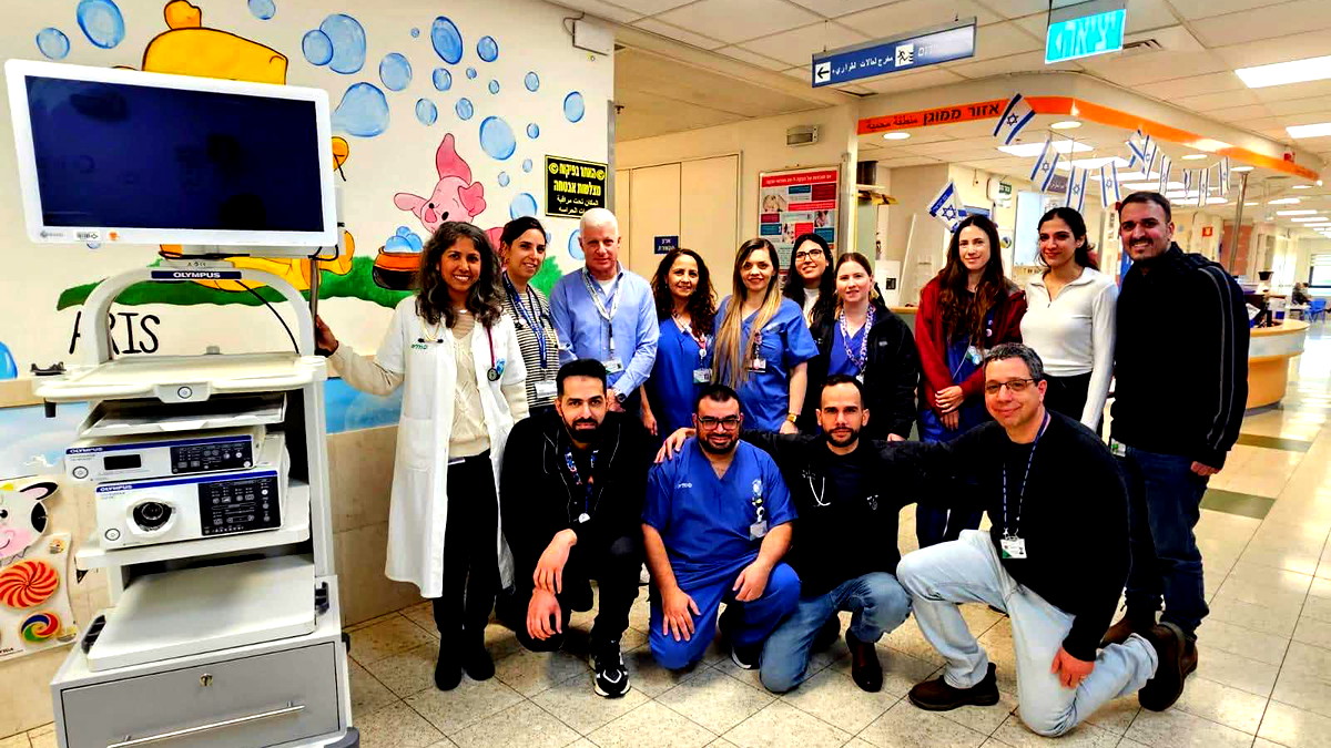 اطباء مستشفى هعيمك بالعفولة ينقذون حياة رضيع ابتلع حبات فستق ونُقل بحالة خطيرة