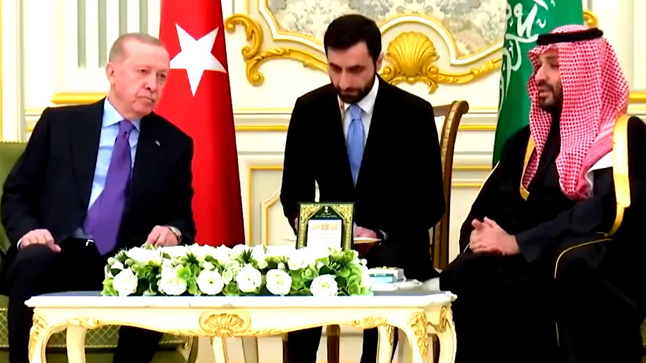 بيان سعودي تركي مشترك: دعم خطة السلام في غزة وإدانة هدم مباني "الأونروا" بالقدس