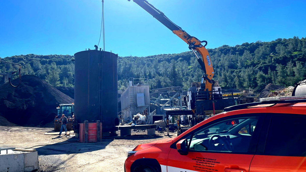 وادي عارة: إصابة عامل (63 عامًا) بجراح خطيرة جراء سقوطه عن علو