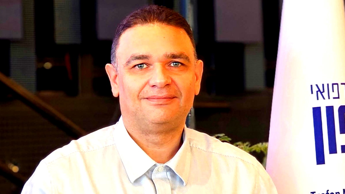 تعيين الدكتور صالح خطيب من قرية الغجر مديرًا لقسم طوارئ الأطفال في المركز الطبي تسفون - بوريا‎