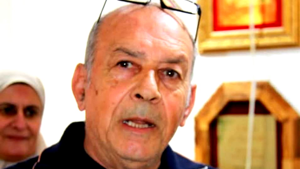 لقد آن الأوان أن نقولها بصوتٍ واضح: أنتم قيادات أحزاب، لا قيادات شعب..