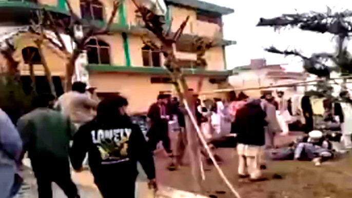 مقتل وإصابة العشرات في تفجير استهدف مسجدا خلال صلاة الجمعة في باكستان