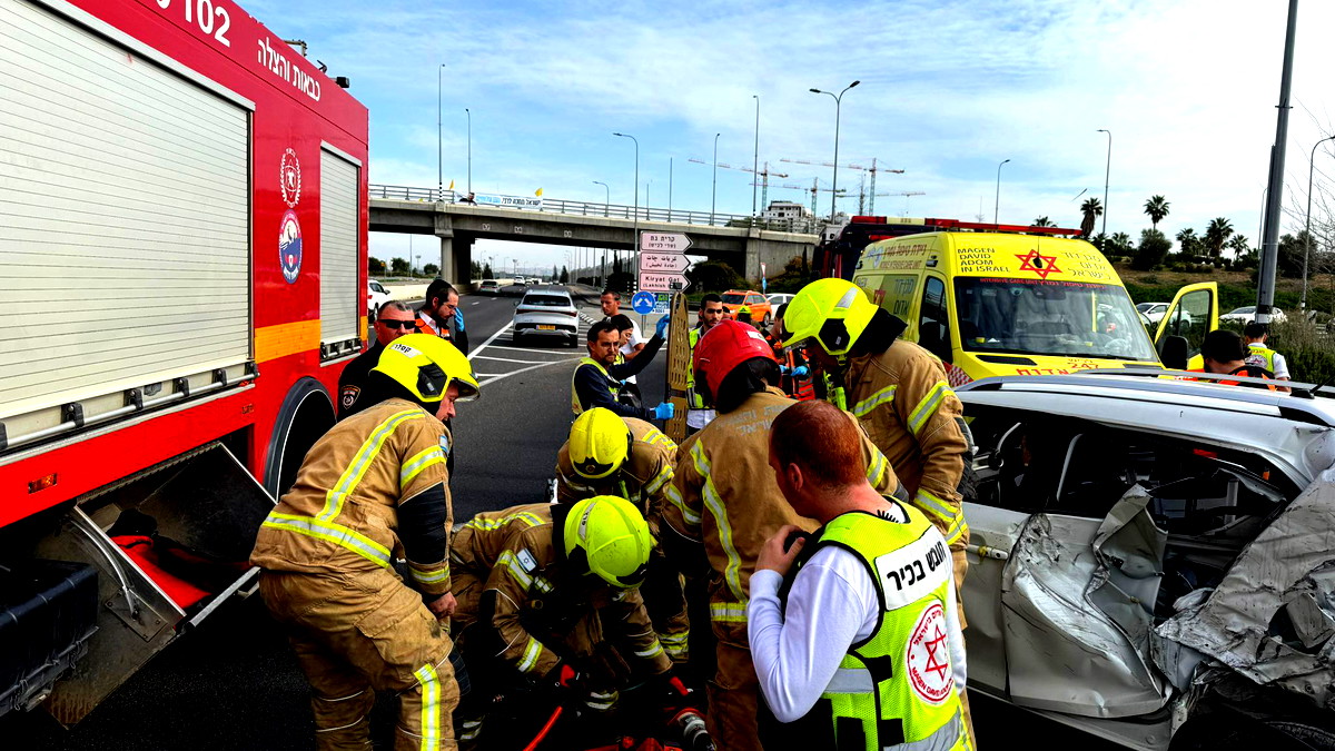 إصابة رجل (77 عامًا) بجراح خطيرة جراء حادث طرق بين شاحنة ومركبة قرب كريات جات