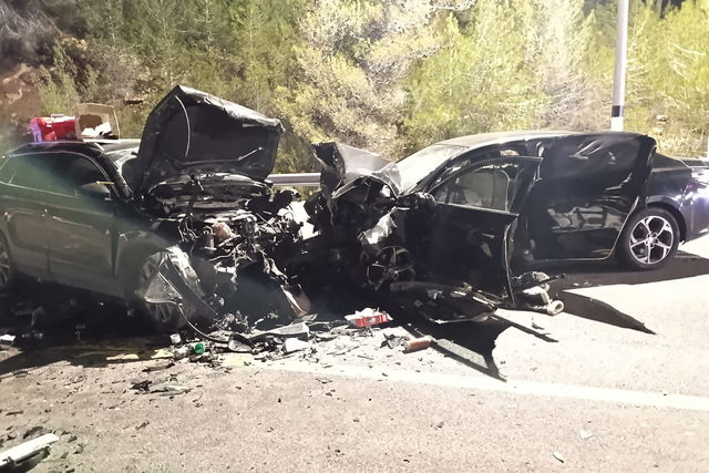 مصرع شابة وإصابة آخرين جراء حادث طرق مروع بين مركبتين (إسرائيلية وفلسطينية) على شارع 60
