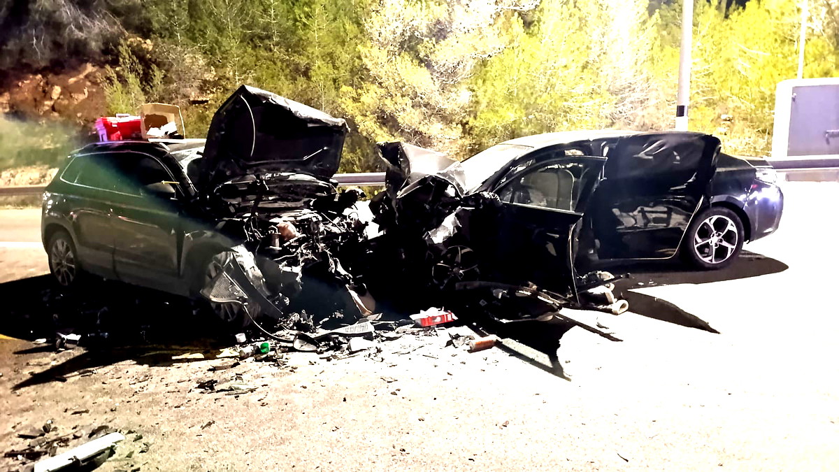 مصرع شابة وإصابة آخرين جراء حادث طرق مروع بين مركبتين (إسرائيلية وفلسطينية) على شارع 60