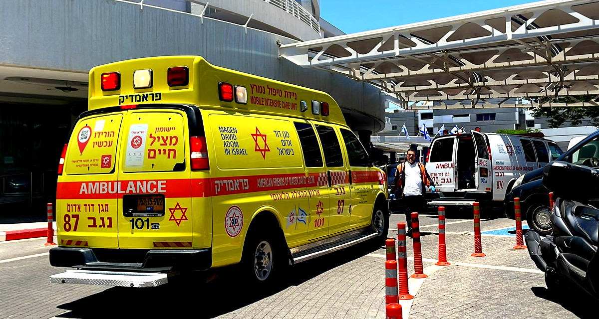 إصابة متوسطة لشاب (19 عامًا) إثر حادث تصادم بين تراكترون ومركبة عند مدخل رهط 