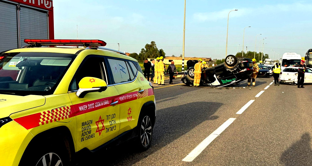 النقب:مصرع طفل (5 سنوات) وعدة اصابات متفاوتة جراء حادث طرق بين 3 مركبات على شارع 241  