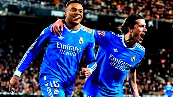 ريال مدريد ينجو من ميستايا بهدفي كاريراس ومبابي ويغرِق فالنسيا