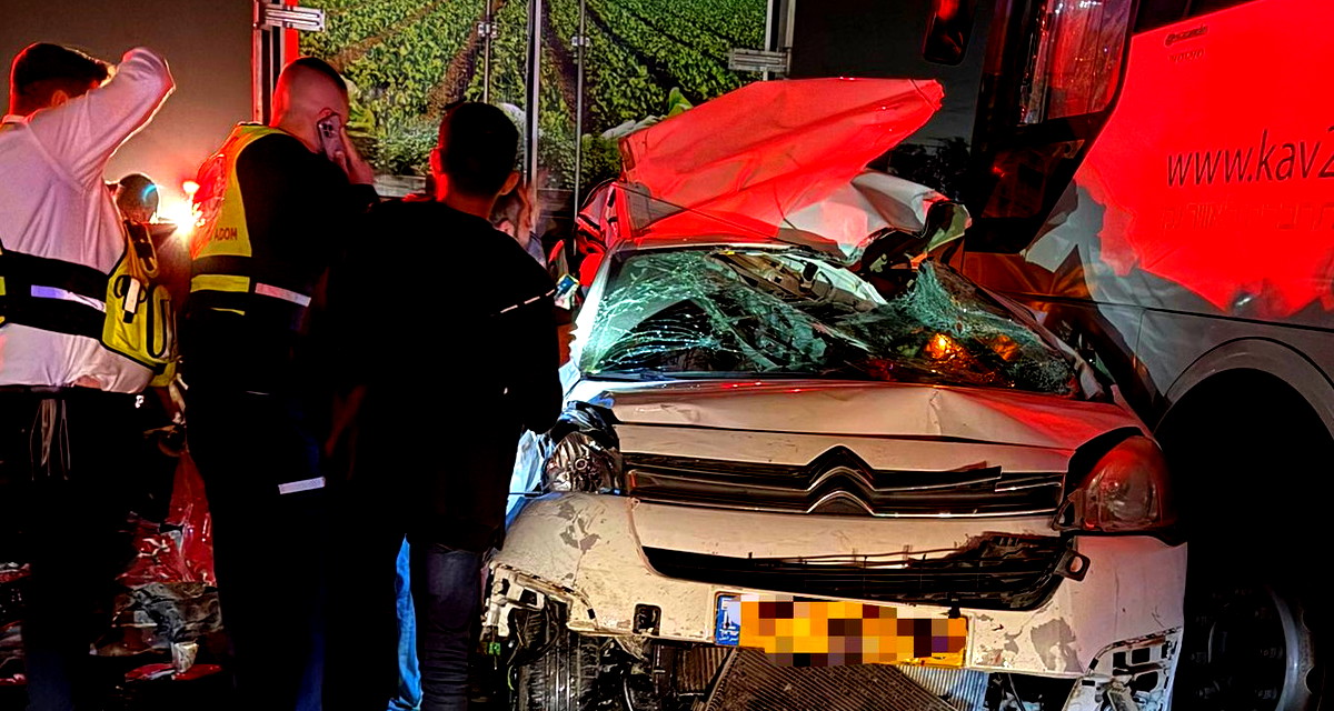 مفرق "بردسيا": 4 إصابات في حادث مروّع بين شاحنة وحافلة ومركبات خصوصية.. اثنان بحالة خطيرة