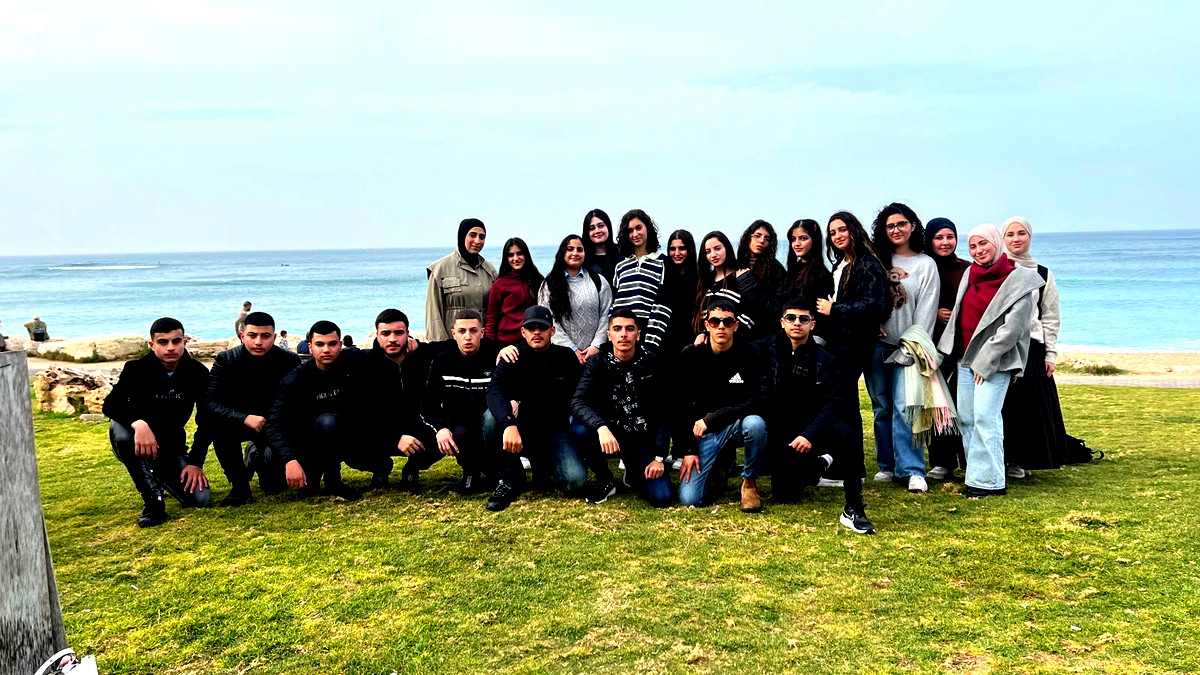 قسم الشبيبة المركز الجماهيري أم الفحم يرسّخ مهارات الحياة والهوية لدى طلابه في قلب حيفا