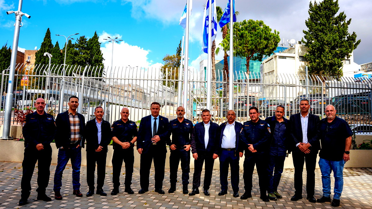 لقاء يجمع المفوّض العامّ للشّرطة المفتّش داني ليفي وقائد شرطة الشّمال اللّواء مئير إلياهو مع رؤساء السّلطات المحلّيّة