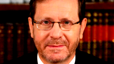 هرتسوغ يرد على هجوم ترامب: إسرائيل دولة ذات سيادة.. ولم أتخذ قراراً بشأن العفو عن نتنياهو بعد