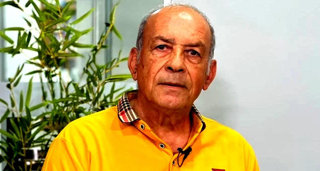 "خنجرُ الخفاء"  