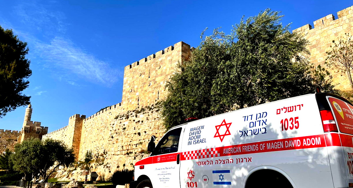 إصابة شاب (40 عامًا) بجروح خطيرة من جرّاء تعرّضه للدهس على شارع 1 في منطقة القدس