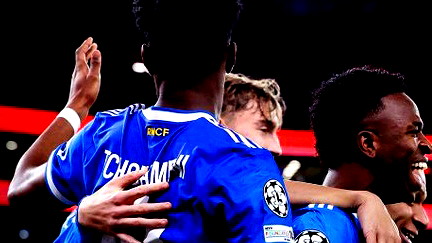 هدف فينيسيوس المذهل يمنح ريال مدريد الفوز على بنفيكا وطرد مورينيو