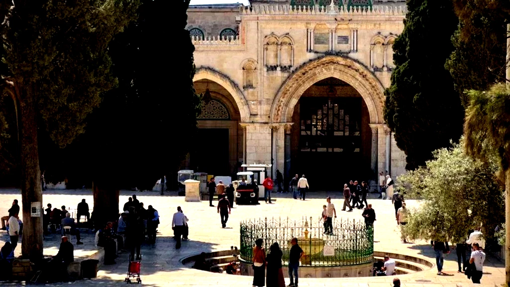 الجيش الإسرائيلي: السماح بدخول 10 آلاف مصلّ من الضفة للمسجد الأقصى خلال رمضان وفق شروط عمرية وتصاريح مسبقة