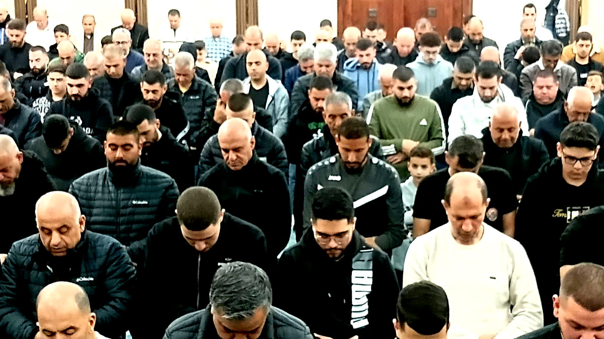 أجواء رمضانية خاشعة في عرابة: مسجد صلاح الدين الأيوبي يغص بالمصلين في الليلة الثانية