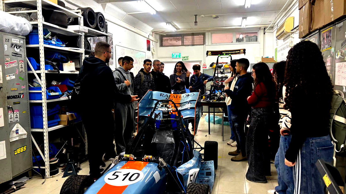 مدرسة أورط حلمي الشافعي: طلاب الحادي عشر علمي - فرع الفيزياء يشاركون في يوم أكاديمي مميز في التخنيون - معهد إسرائيل للتكنولوجيا