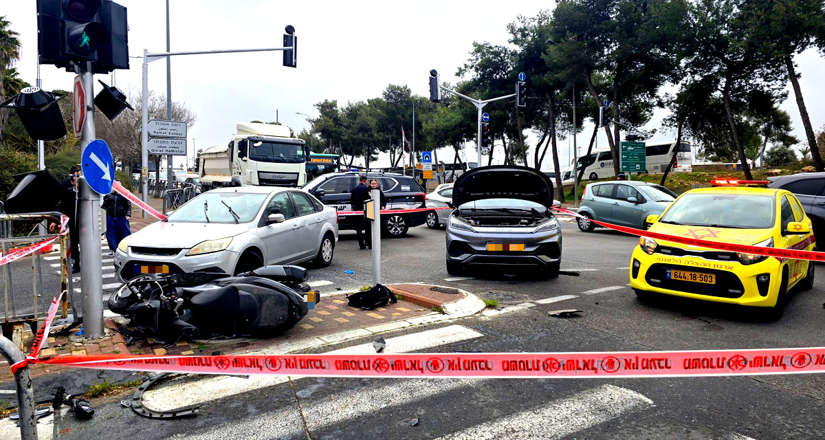 القدس: إصابة راكب دراجة نارية بجراح خطيرة إثر حادث طرق